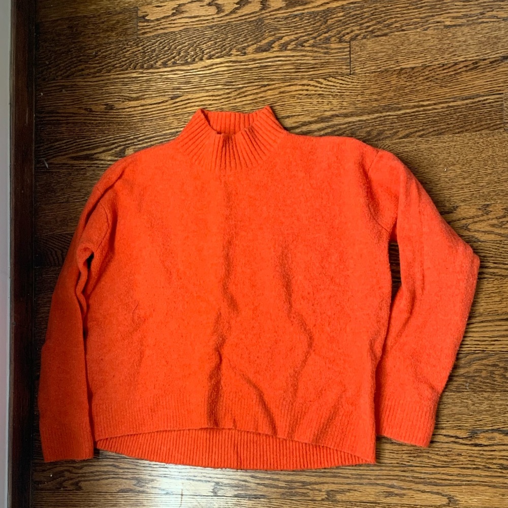 Uniqlo orange/red sweater - Picture 2 of 4